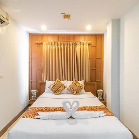 Lotus Hotel Patong Extérieur photo