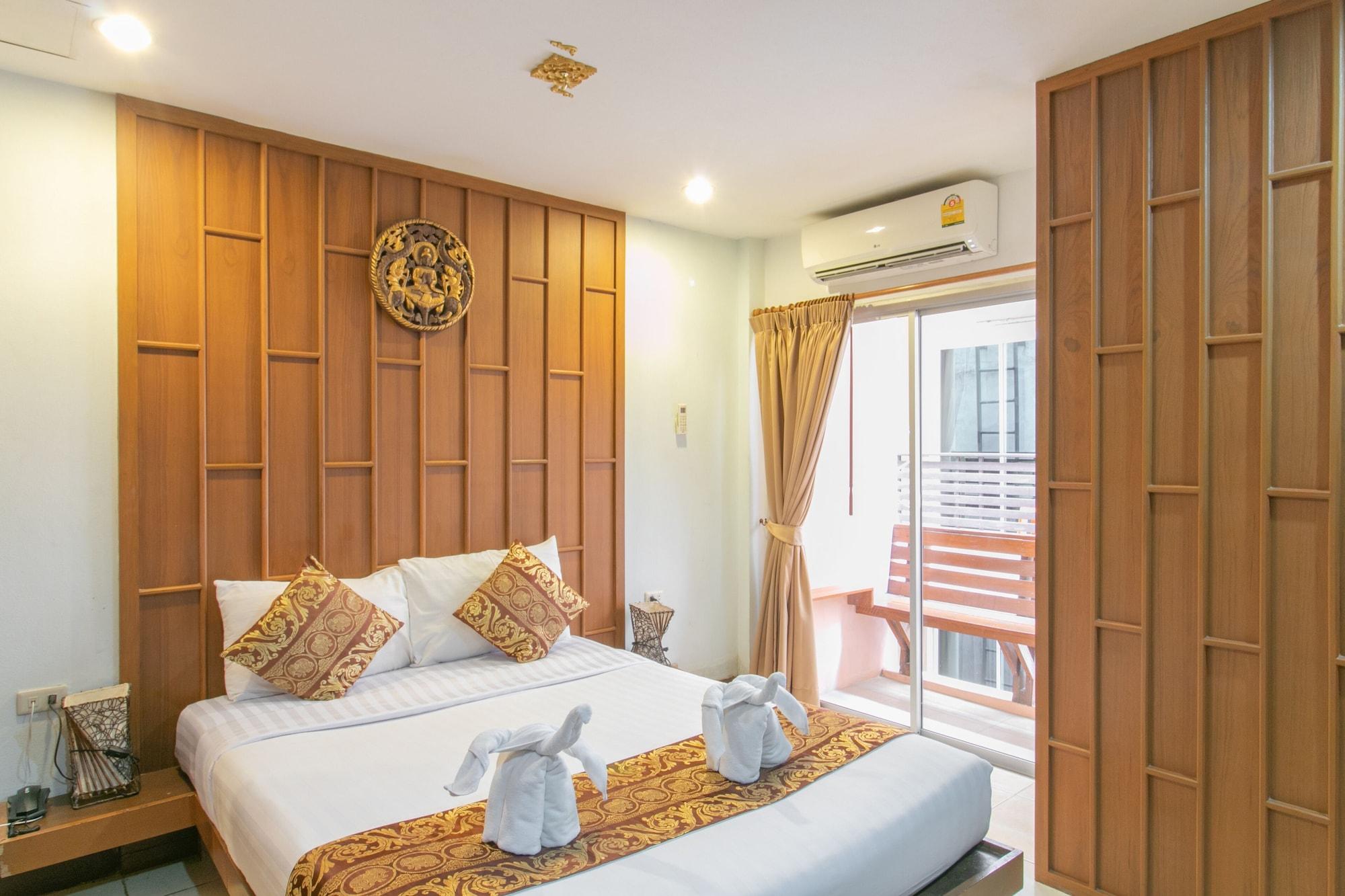 Lotus Hotel Patong Extérieur photo
