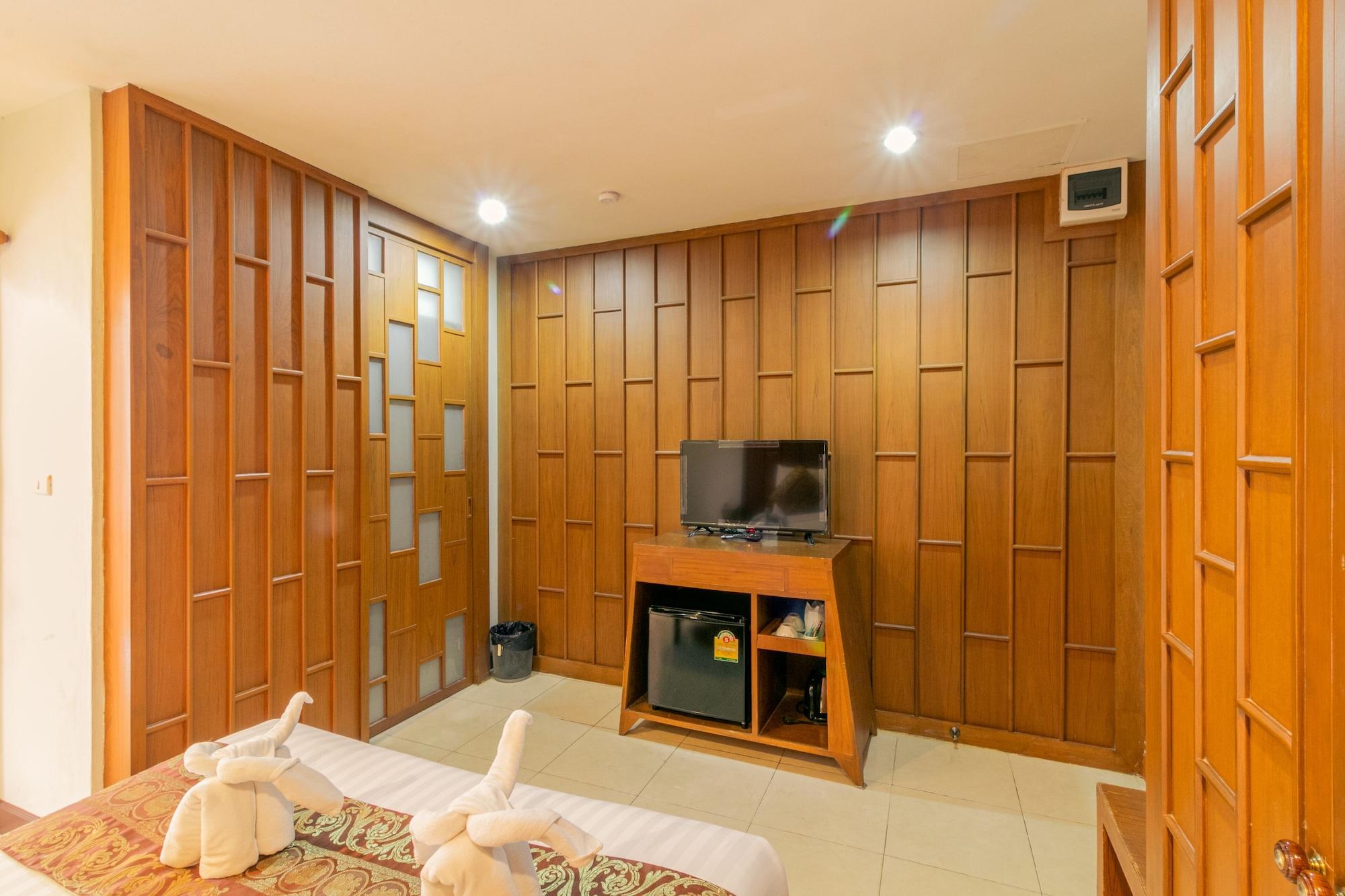 Lotus Hotel Patong Extérieur photo